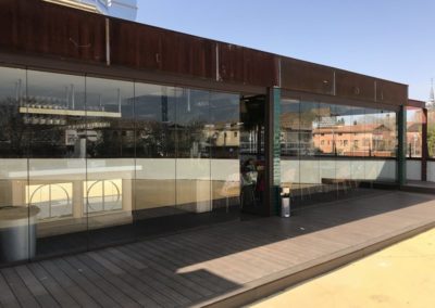 2-Cerramiento-restaurante-cortina-de-vidrio-en-RAL-Restaurante-Martilota-Alcala-de-Henares--400x284
